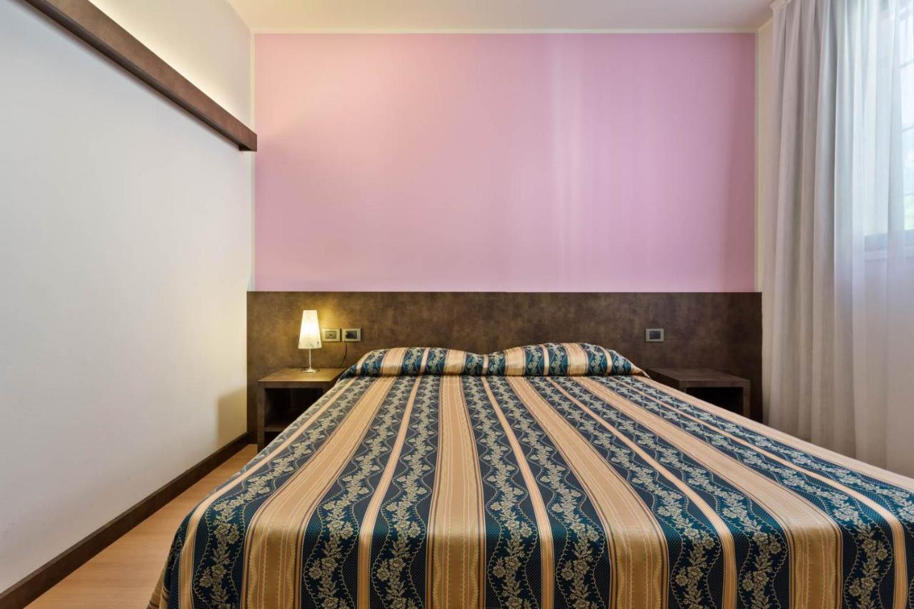 Hotel Due Laghi Padergnone Exterior photo